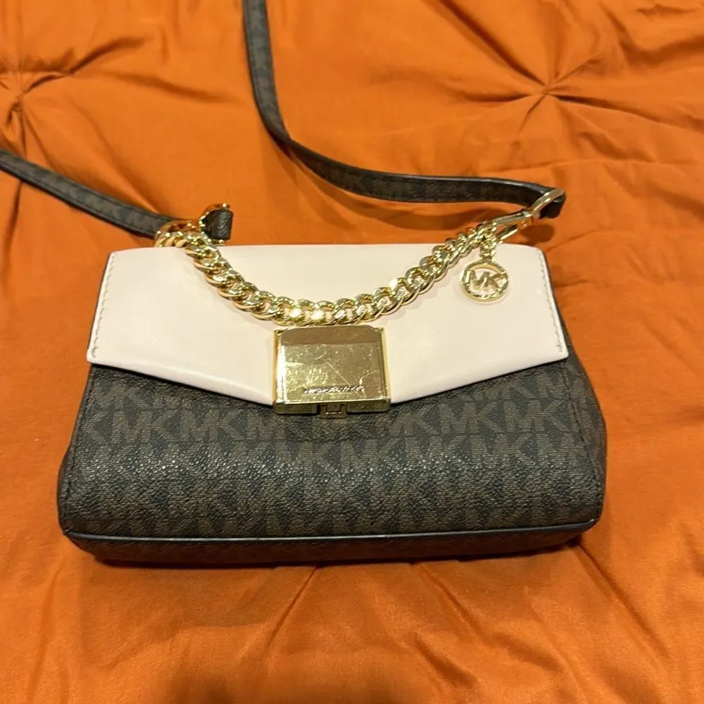 Michael Kors Elegant Crossbody